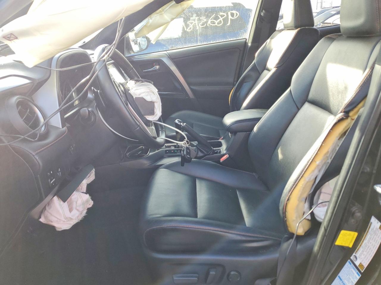2016 TOYOTA RAV4 SE photo 7