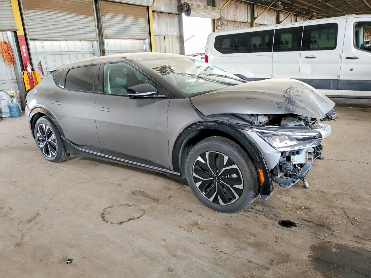 2024 KIA EV6 LIGHT photo 4