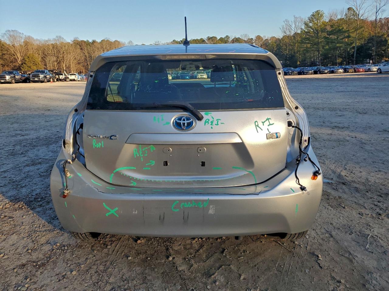 2013 TOYOTA PRIUS C photo 6