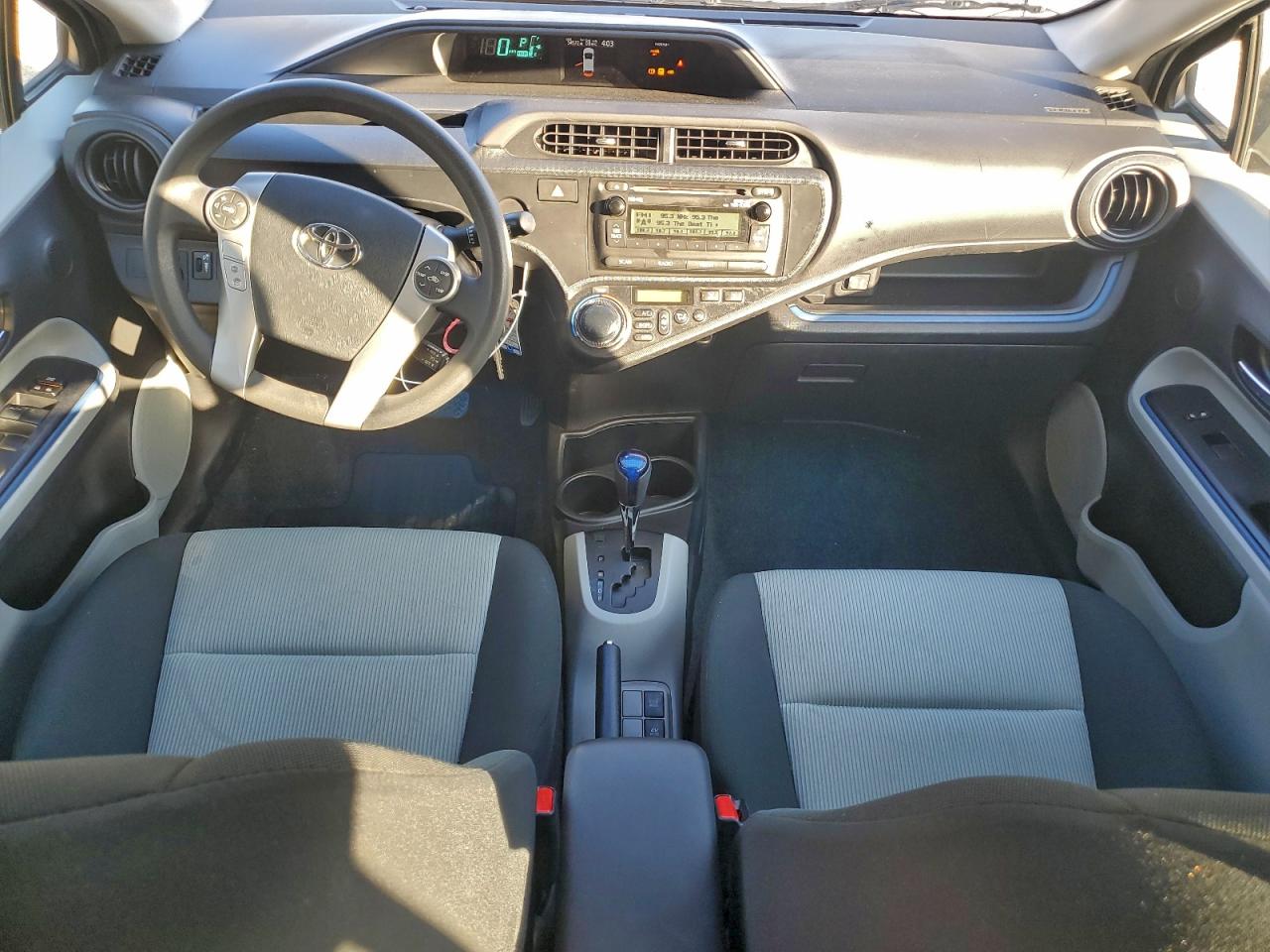 2013 TOYOTA PRIUS C photo 8