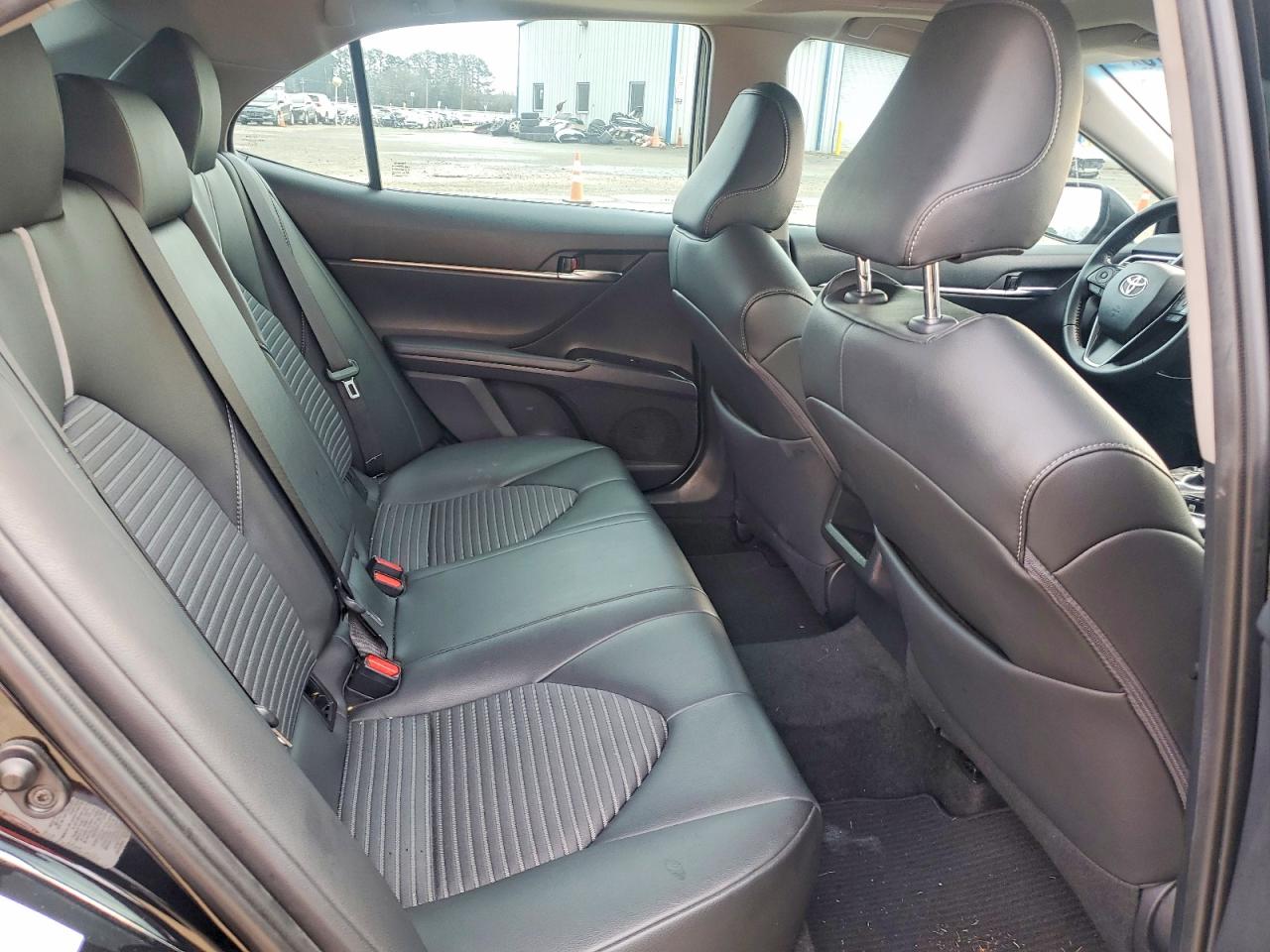 2018 TOYOTA CAMRY L photo 19