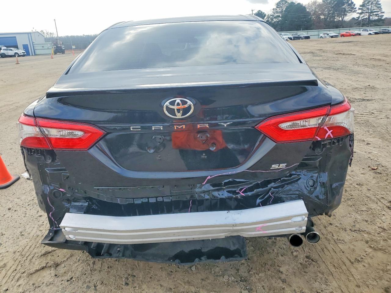 2018 TOYOTA CAMRY L photo 11