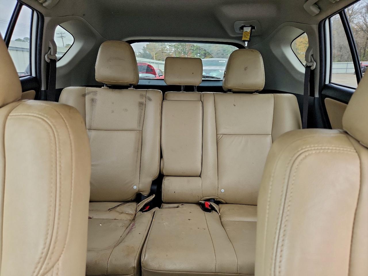 2015 TOYOTA RAV4 XLE photo 10