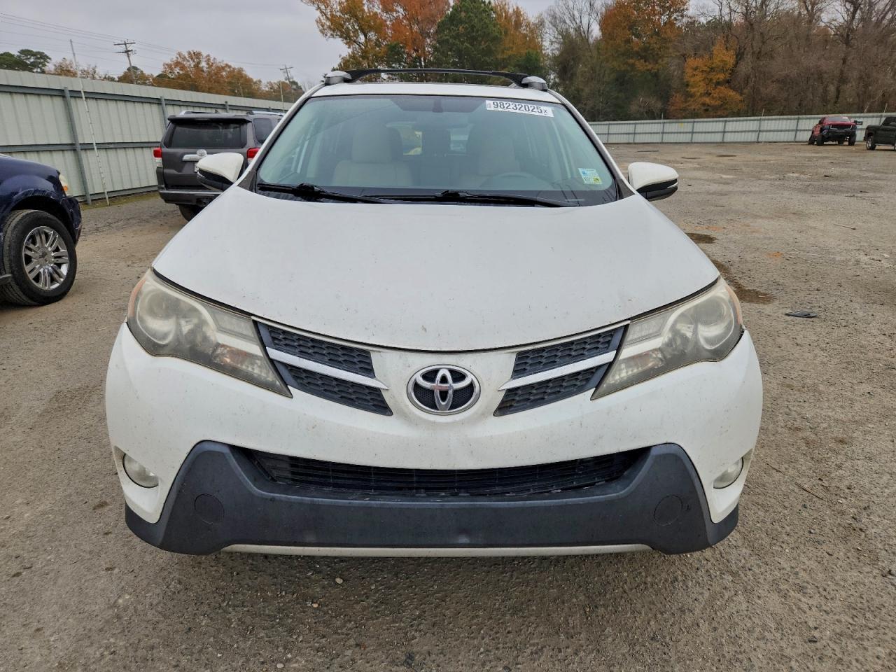 2015 TOYOTA RAV4 XLE photo 5