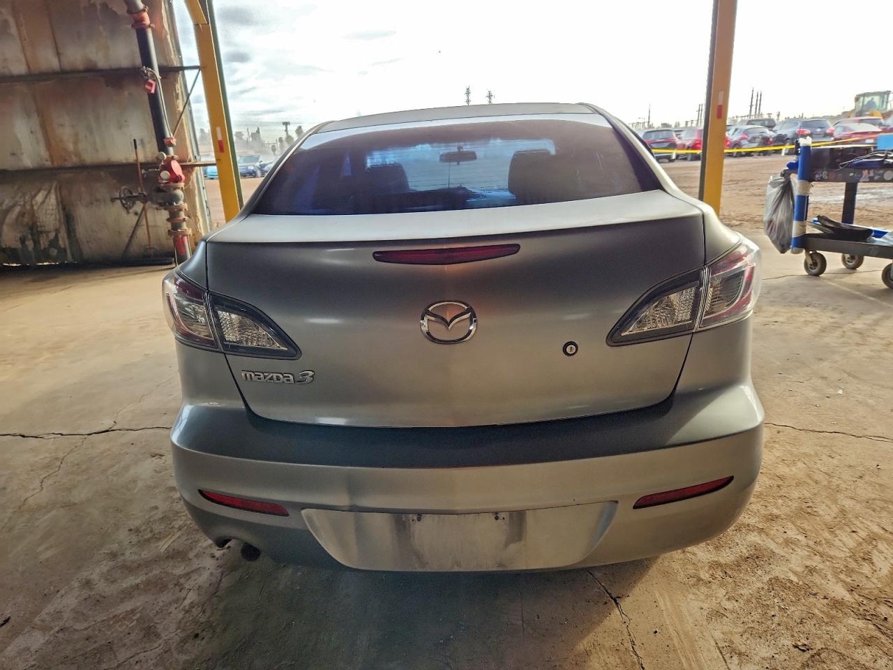 2013 MAZDA 3 I photo 6