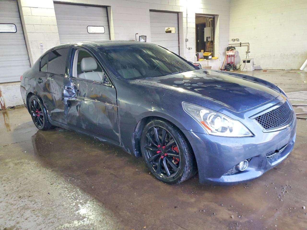 2012 INFINITI G37 photo 4