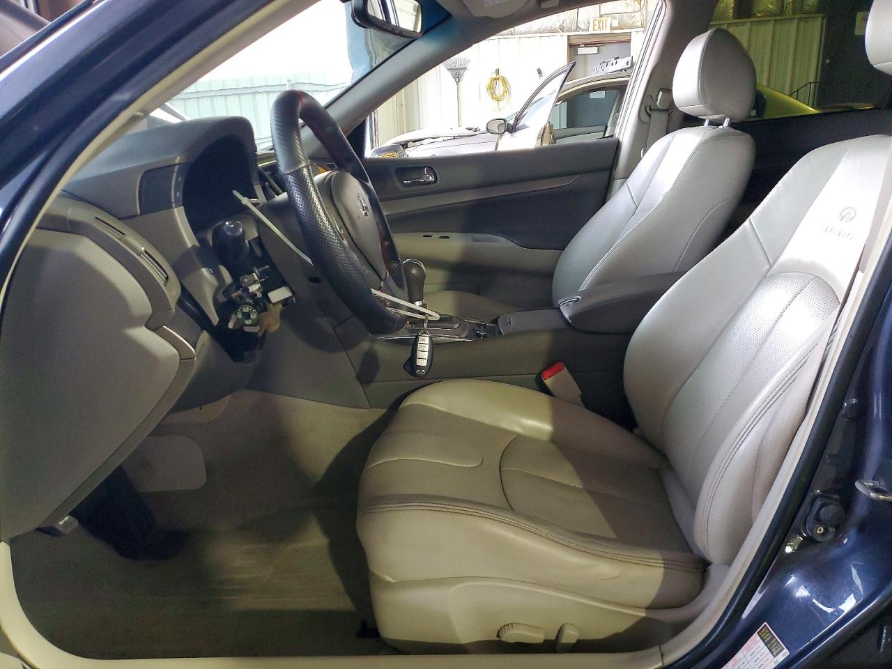 2012 INFINITI G37 photo 7