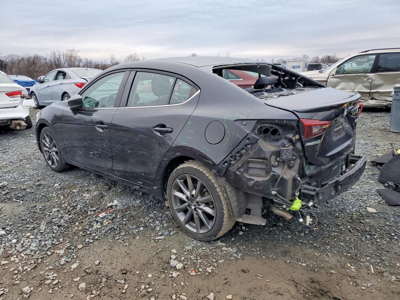 2018 MAZDA 3 TOURING photo 3