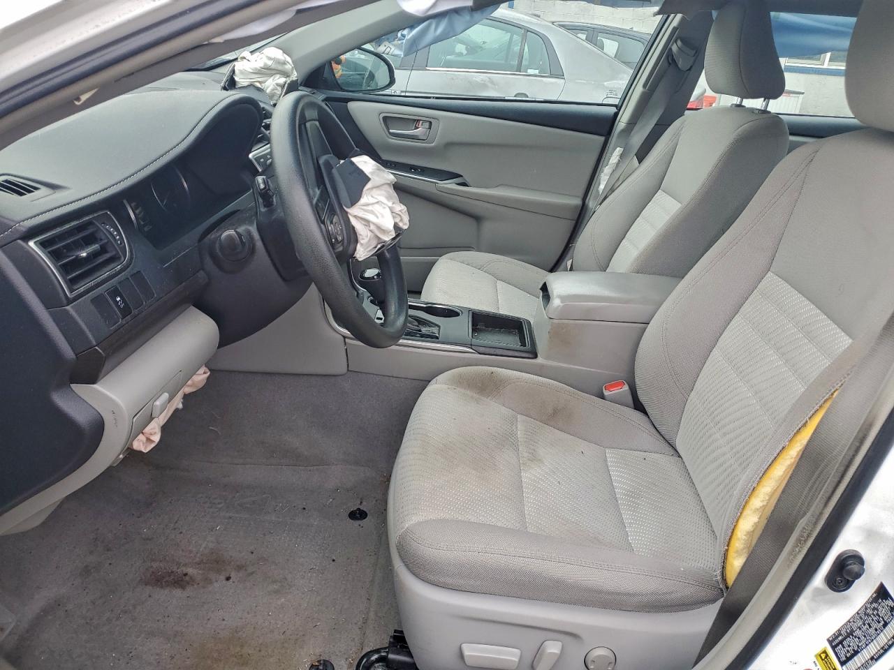 2016 TOYOTA CAMRY LE photo 7