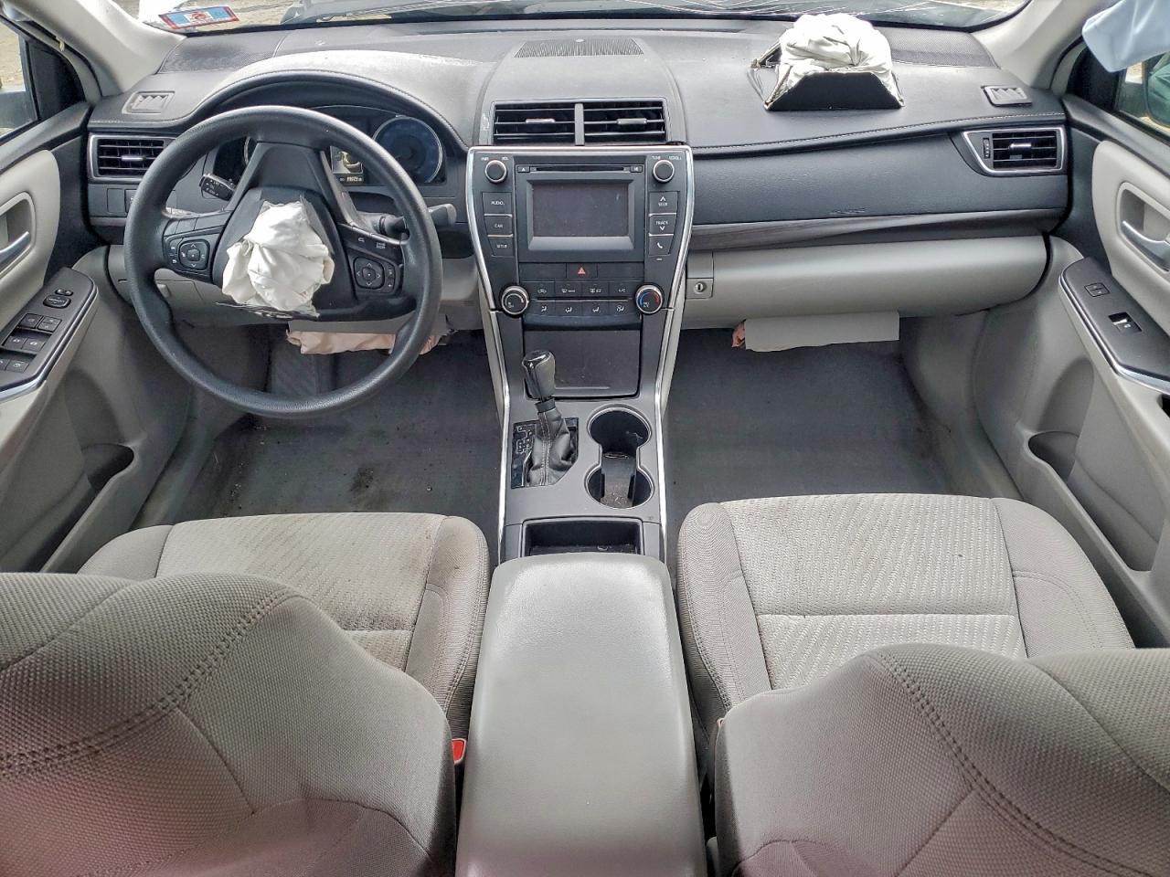 2016 TOYOTA CAMRY LE photo 8