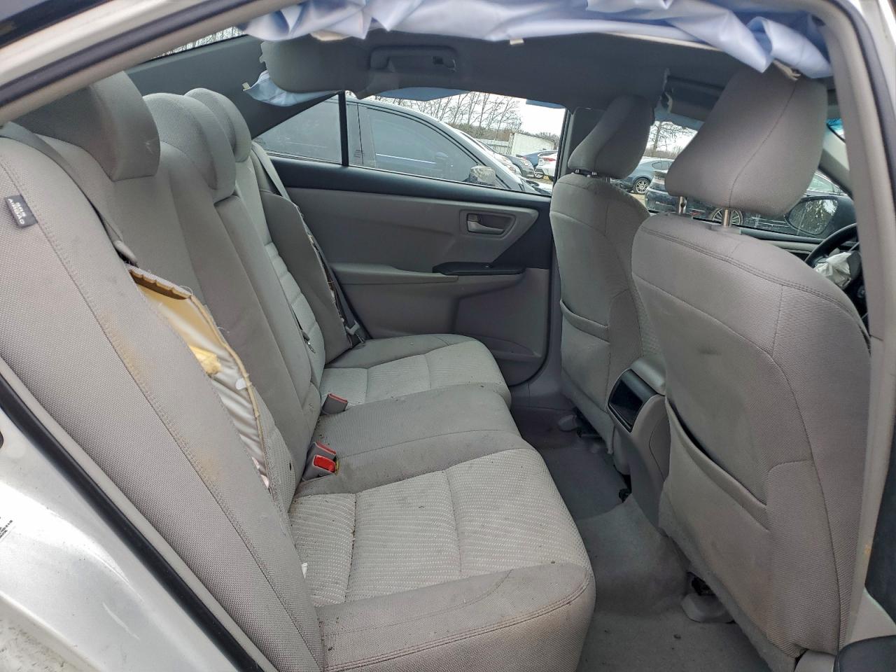2016 TOYOTA CAMRY LE photo 10