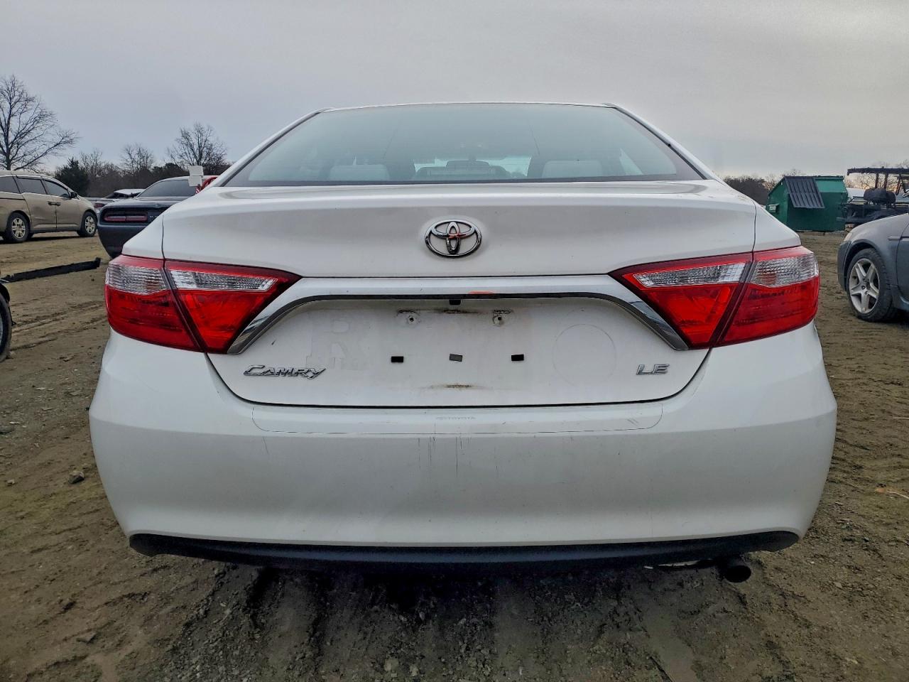 2016 TOYOTA CAMRY LE photo 6