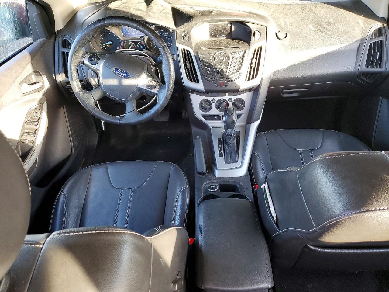 2014 FORD FOCUS SE photo 8