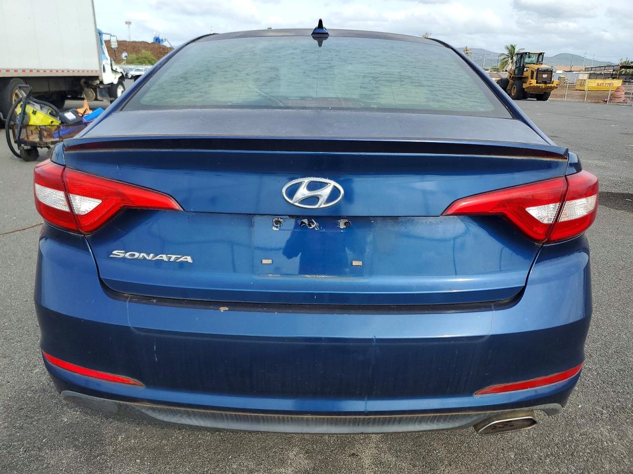 2015 HYUNDAI SONATA SE photo 6