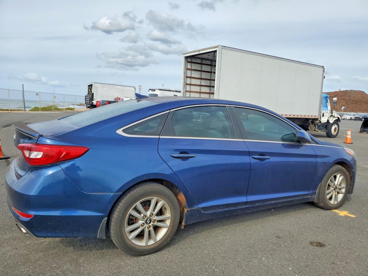 2015 HYUNDAI SONATA SE photo 3