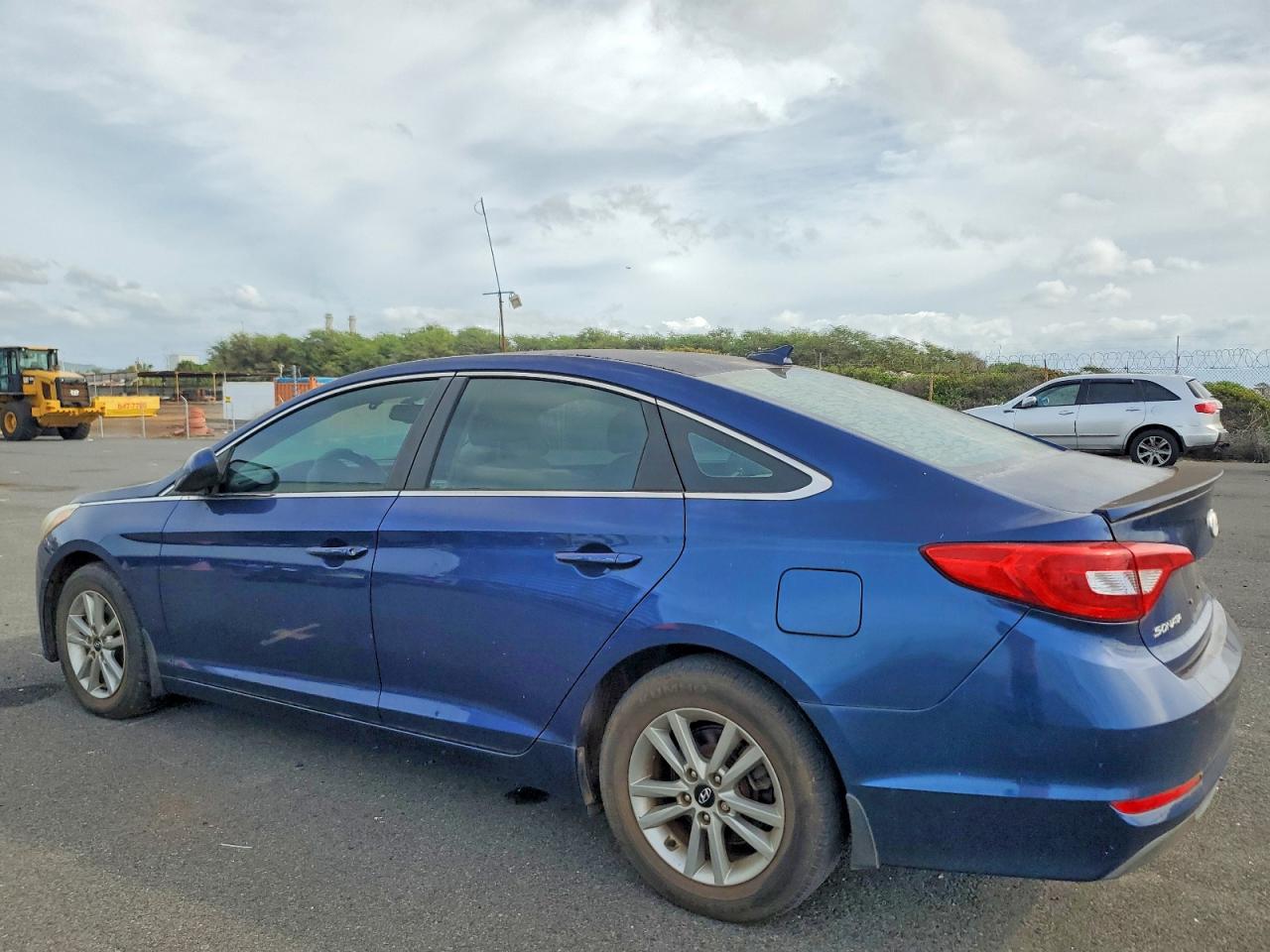 2015 HYUNDAI SONATA SE photo 2