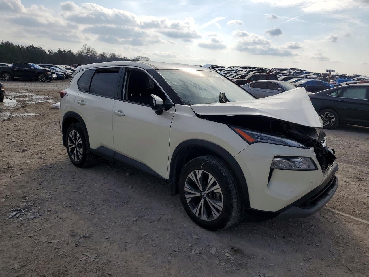 2021 NISSAN ROGUE SV photo 4