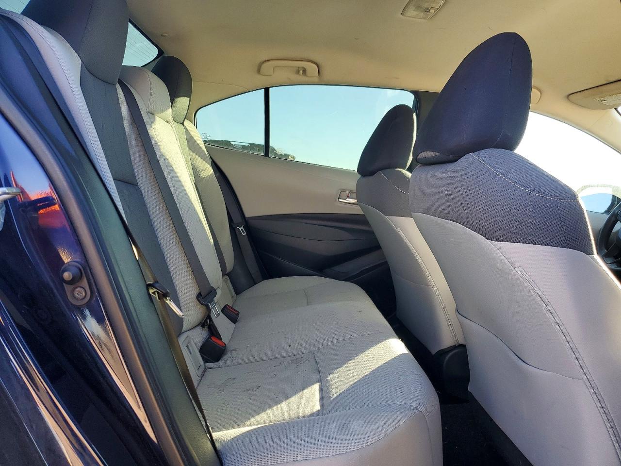 2020 TOYOTA COROLLA LE photo 10