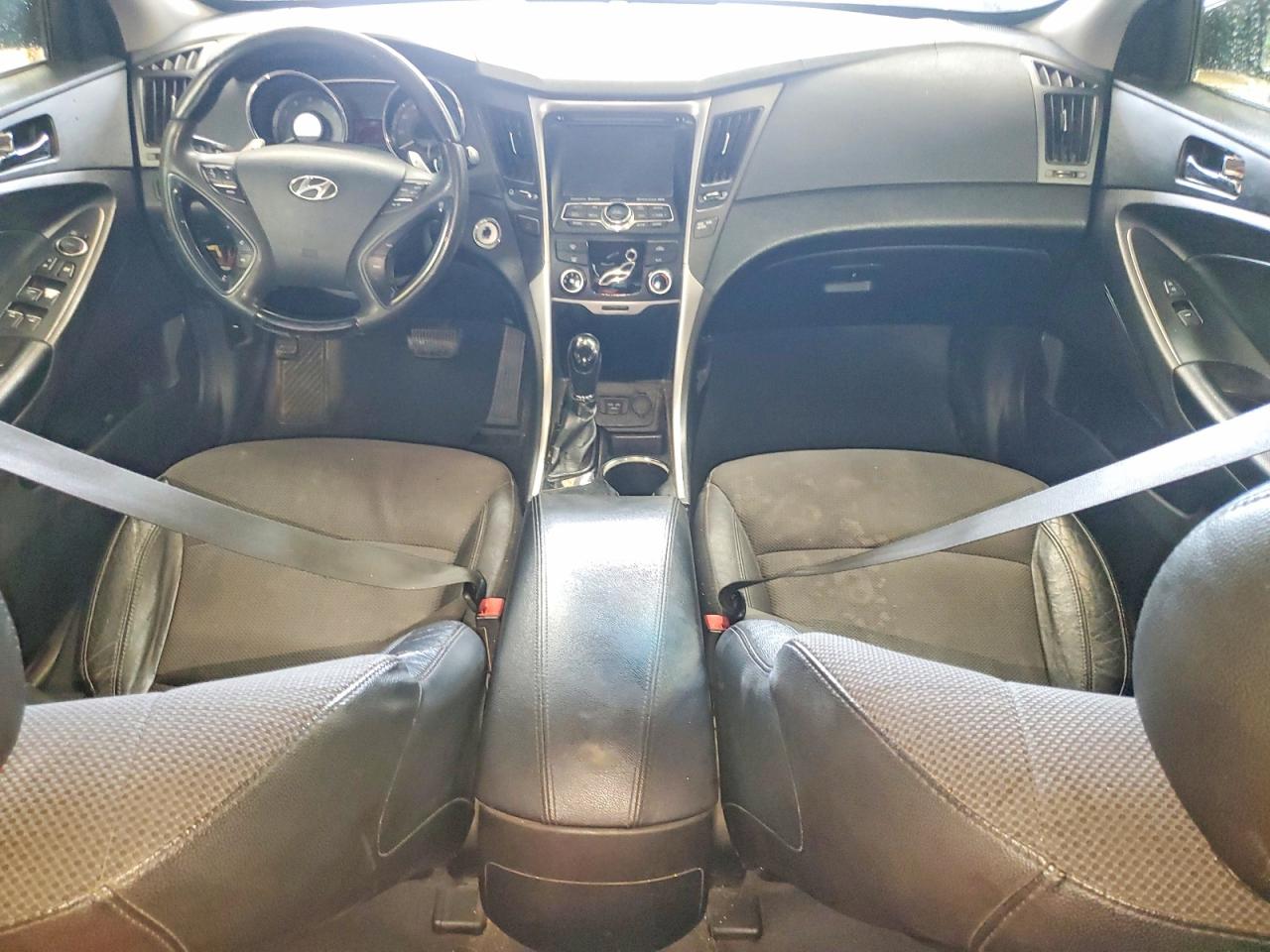 2013 HYUNDAI SONATA SE photo 8