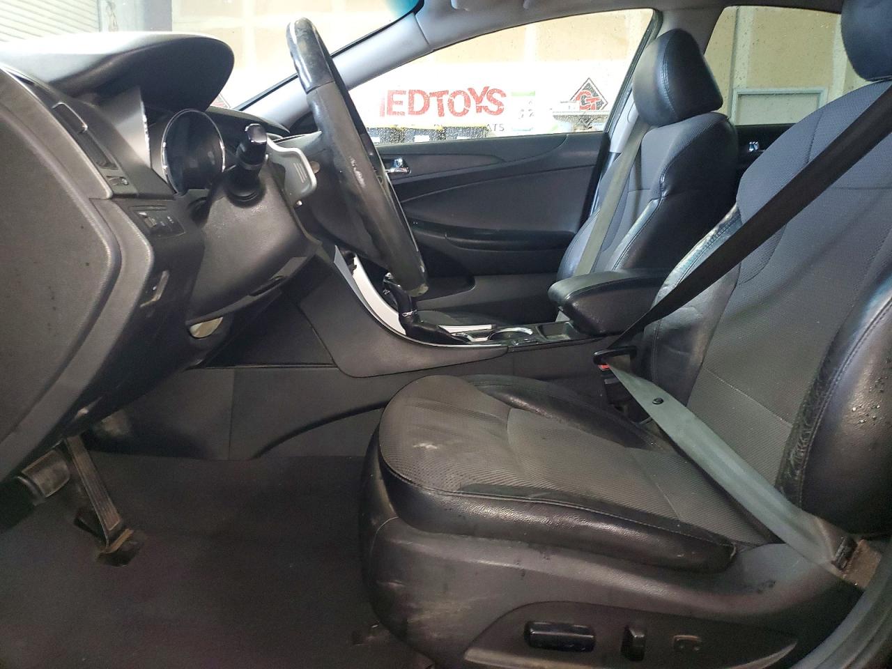 2013 HYUNDAI SONATA SE photo 7