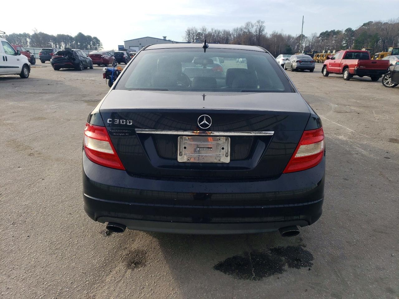 2010 MERCEDES-BENZ C 300 photo 6