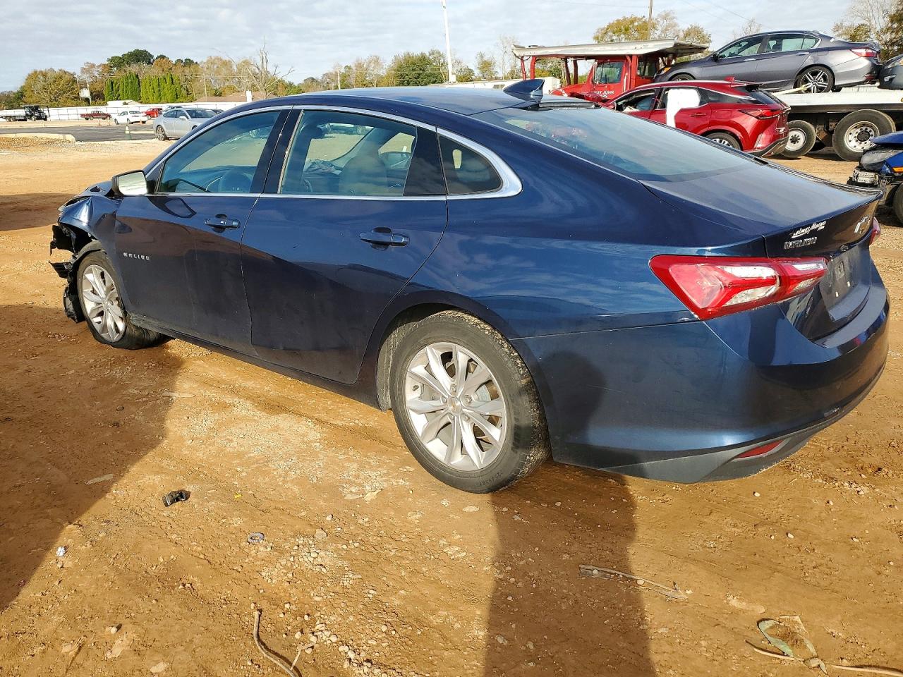 2022 CHEVROLET MALIBU LT photo 2