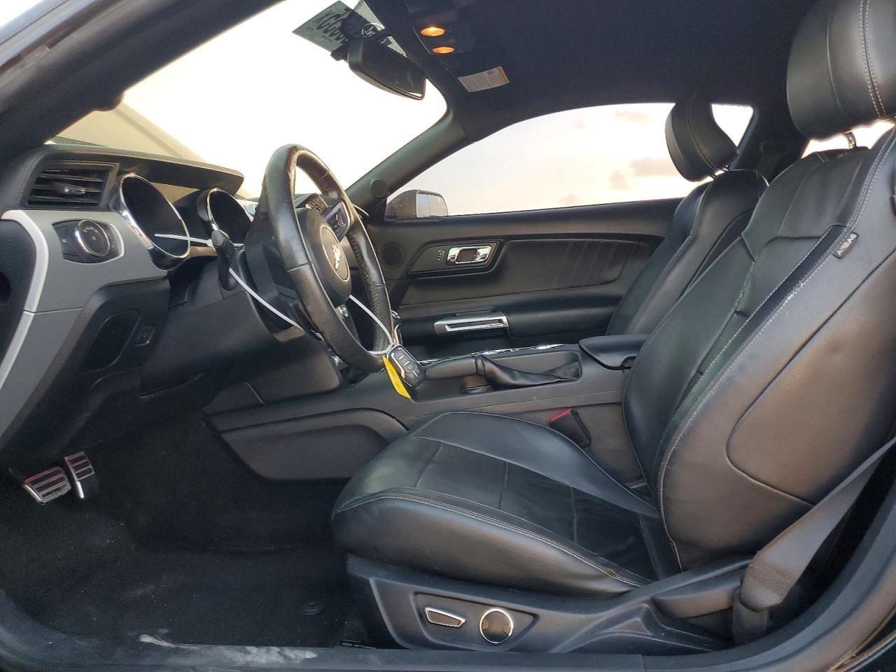 2015 FORD MUSTANG photo 7