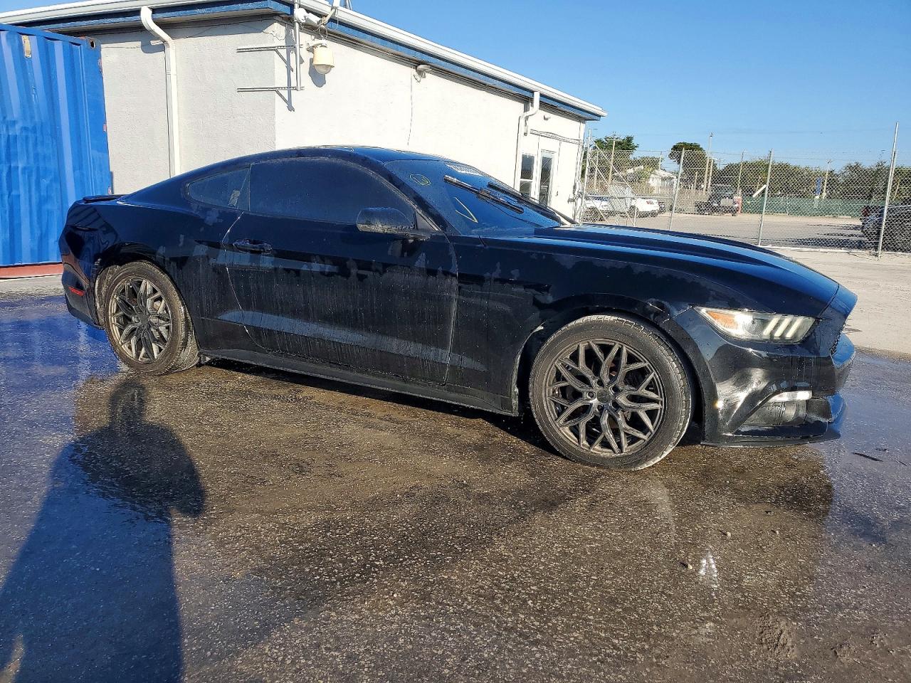 2015 FORD MUSTANG photo 4