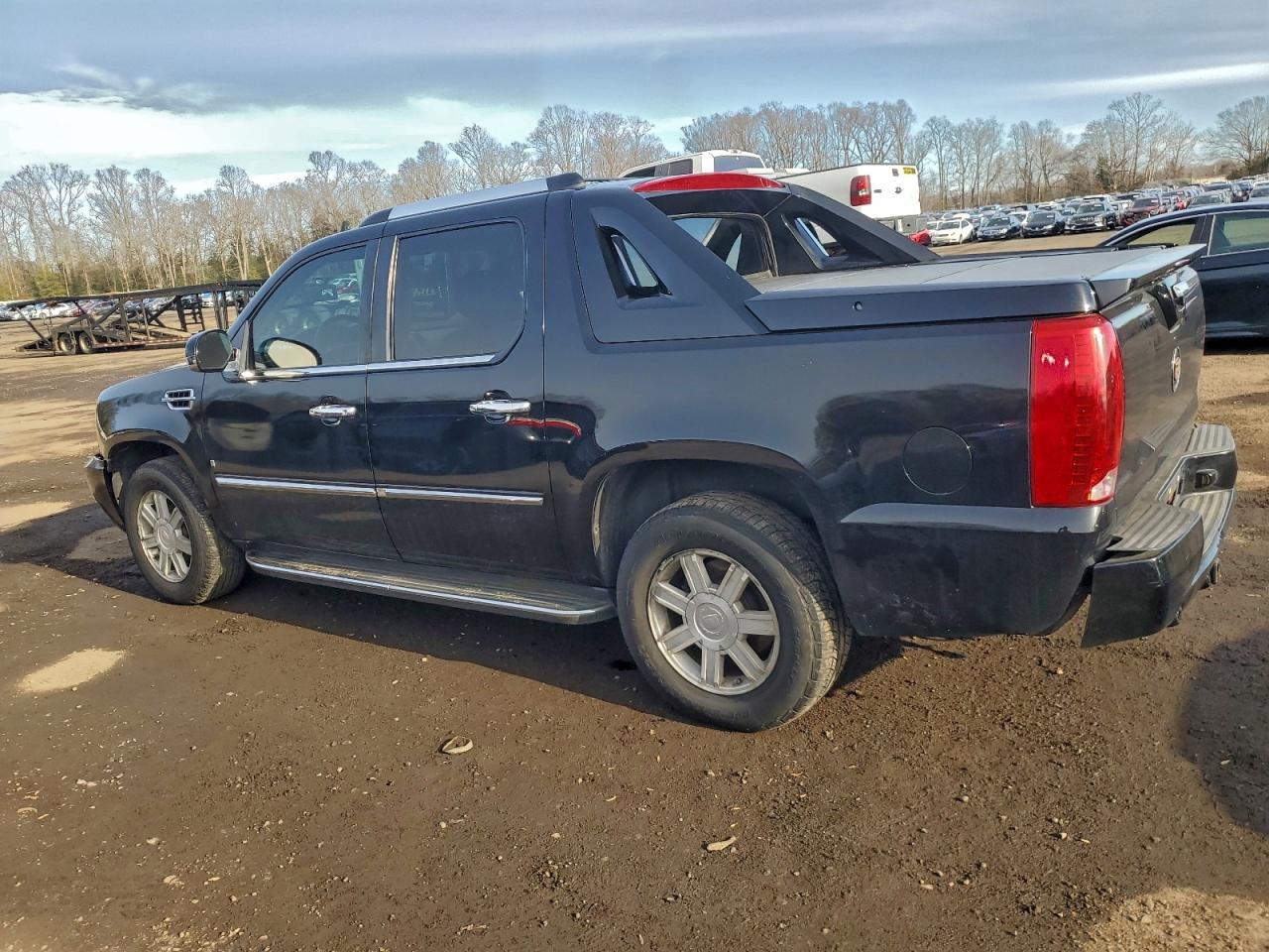 2007 CADILLAC ESCALADE EXT photo 2