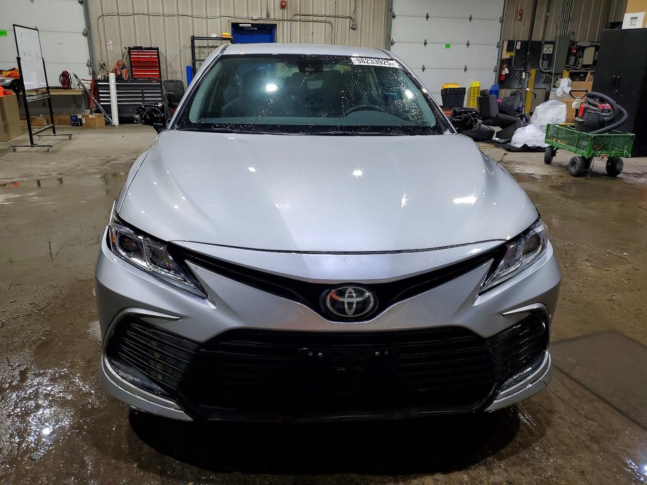 2024 TOYOTA CAMRY LE photo 5