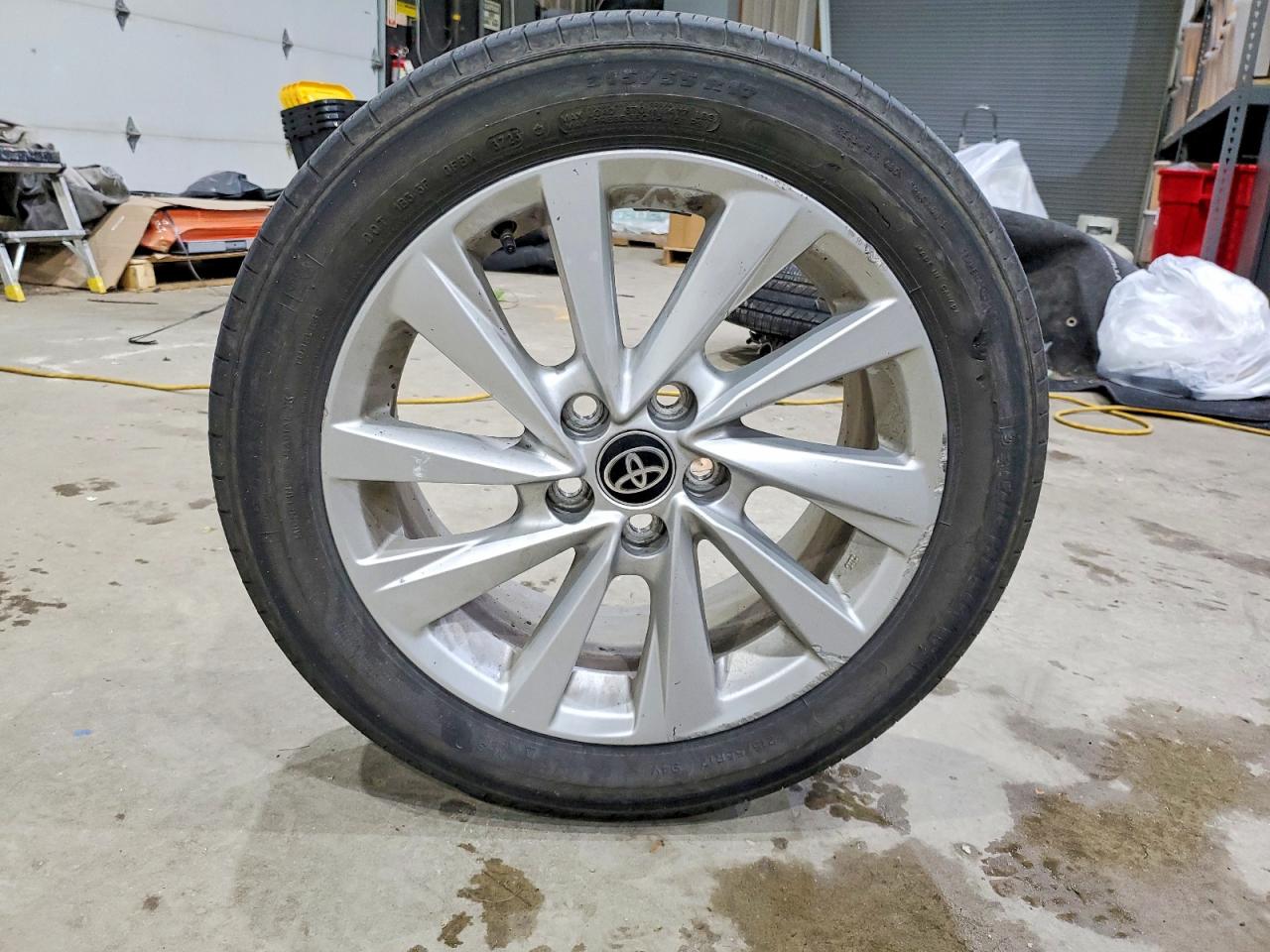 2024 TOYOTA CAMRY LE photo 12