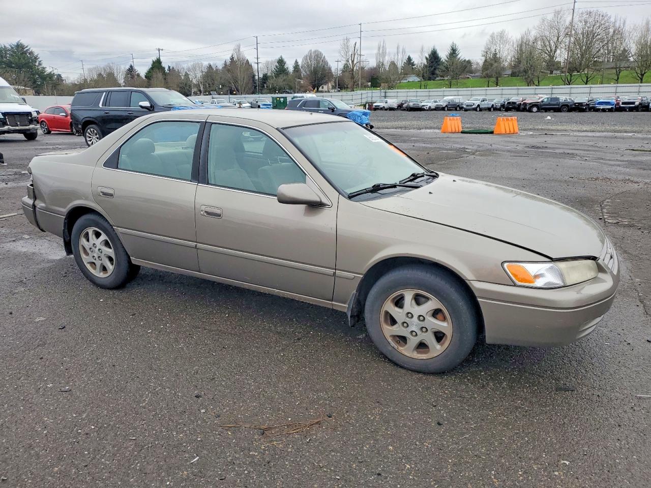 1999 TOYOTA CAMRY LE photo 4