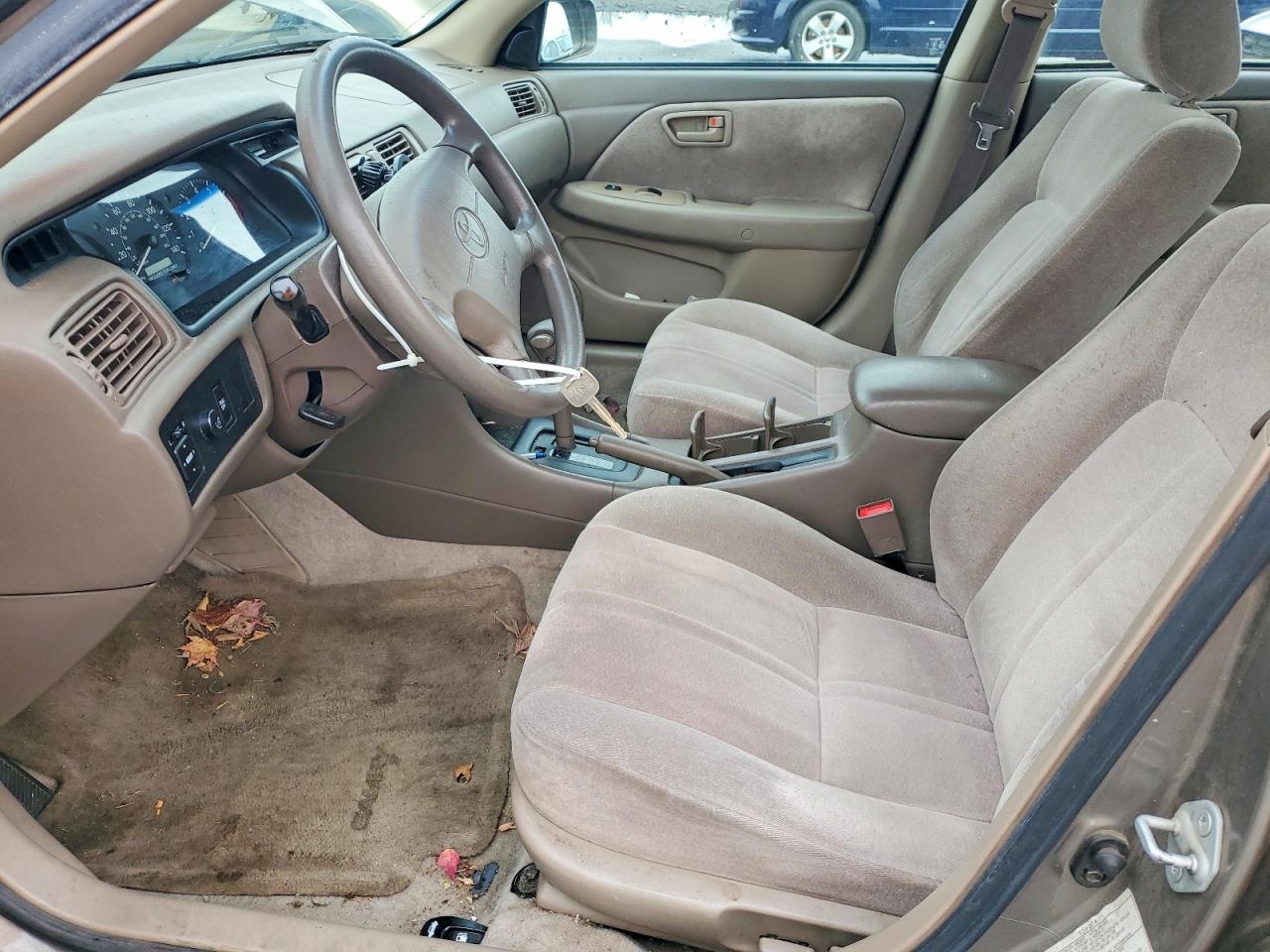 1999 TOYOTA CAMRY LE photo 7