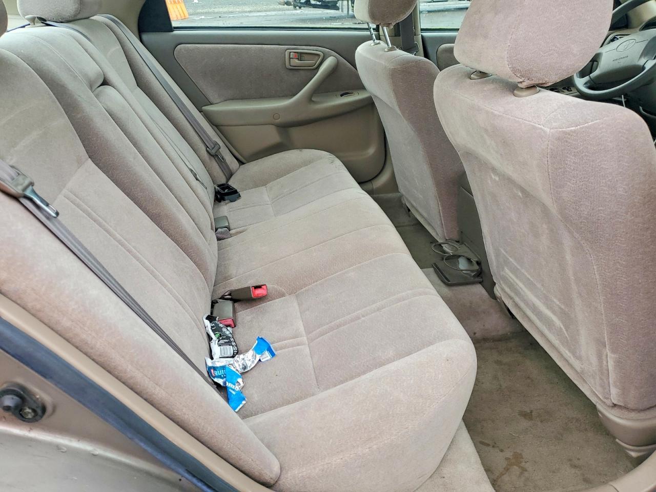 1999 TOYOTA CAMRY LE photo 10
