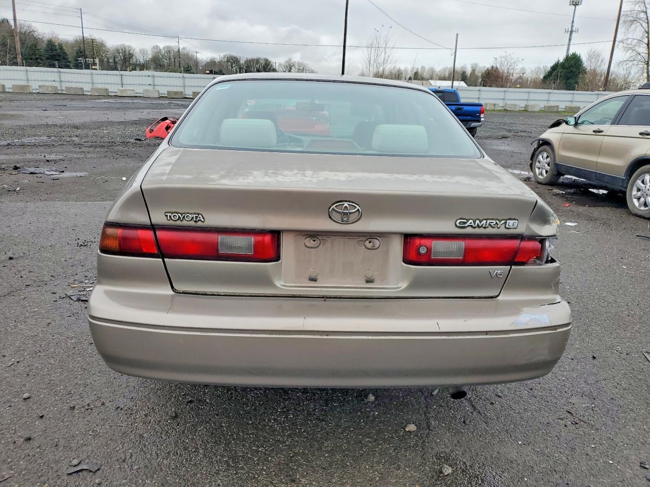1999 TOYOTA CAMRY LE photo 6