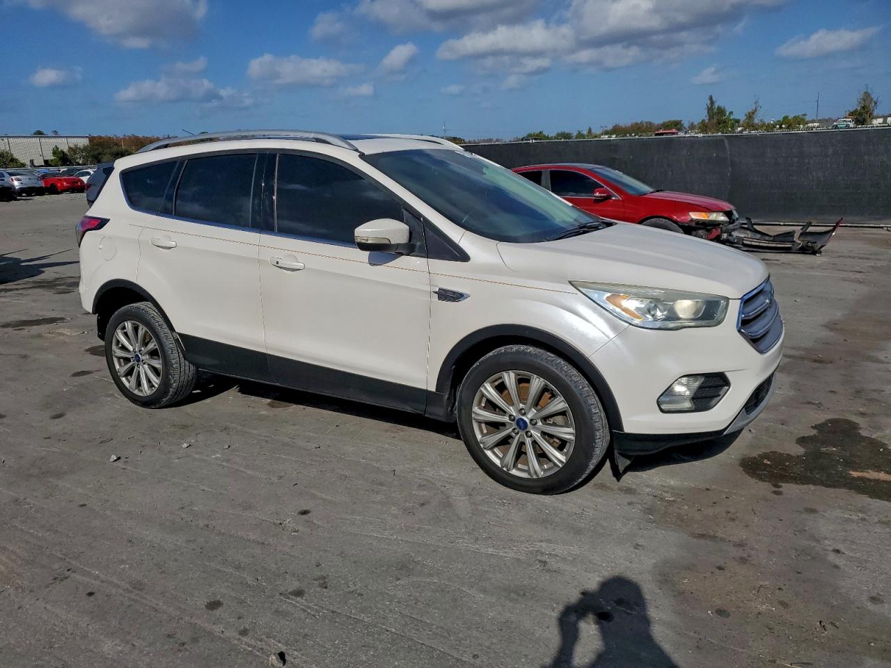 2017 FORD ESCAPE TITANIUM photo 4