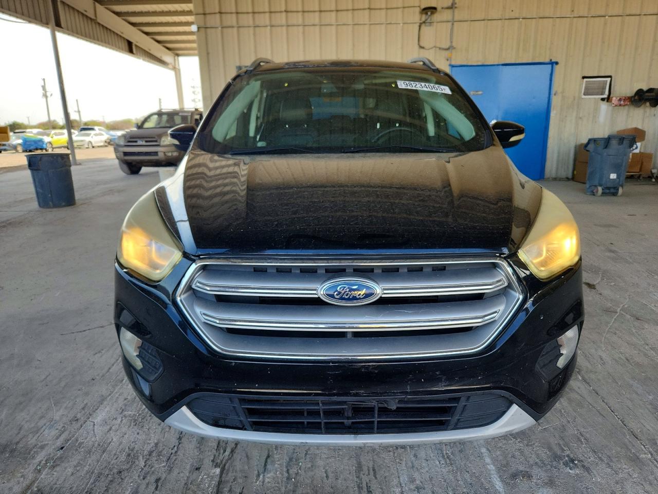 2017 FORD ESCAPE TITANIUM photo 5