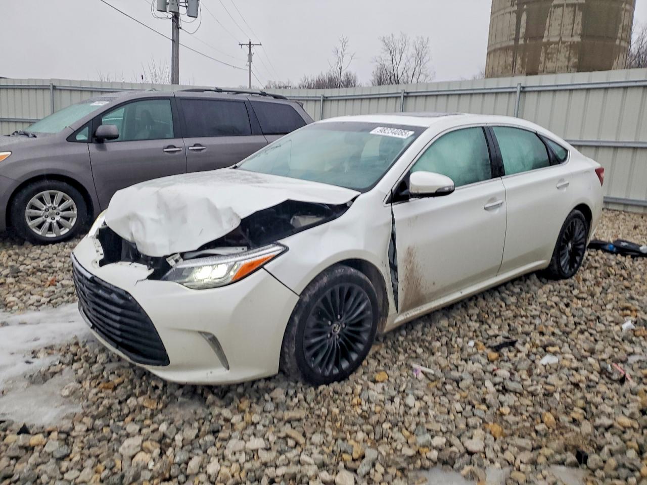 2016 TOYOTA AVALON
