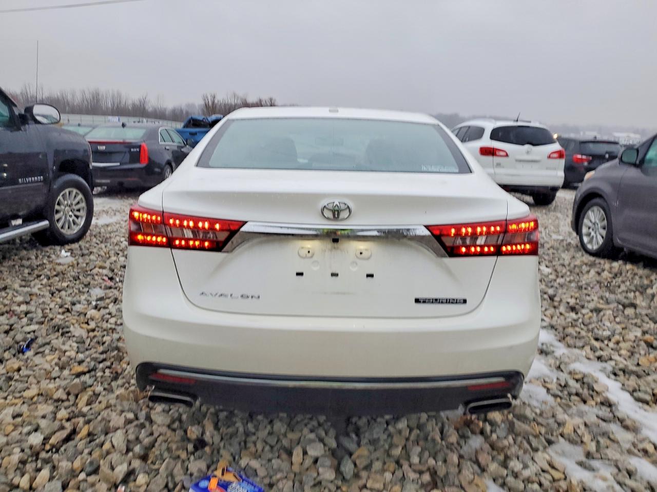 2016 TOYOTA AVALON XLE photo 6