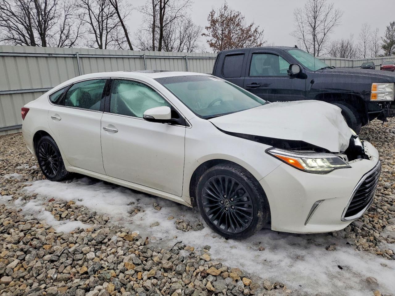 2016 TOYOTA AVALON XLE photo 4