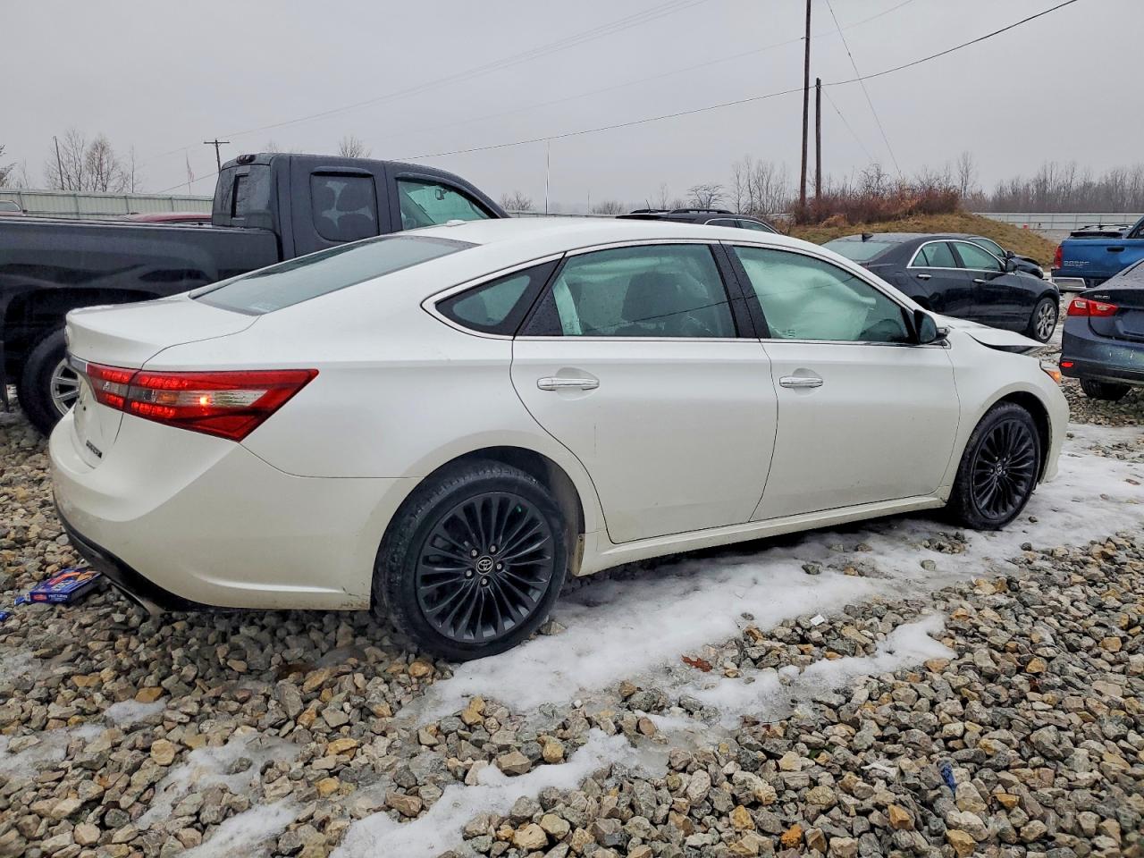2016 TOYOTA AVALON XLE photo 3