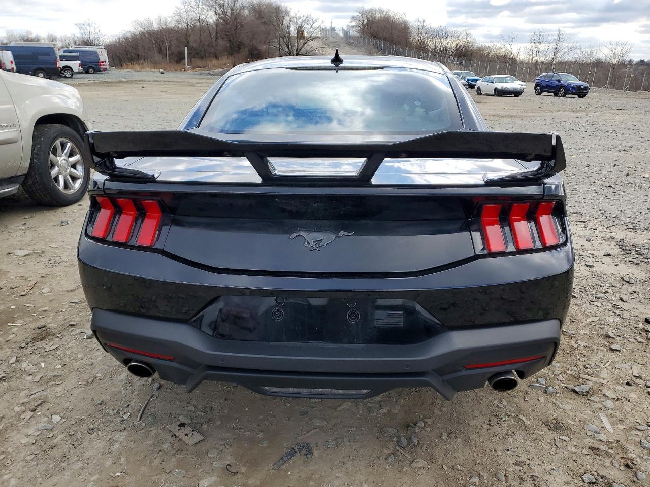 2024 FORD MUSTANG photo 11