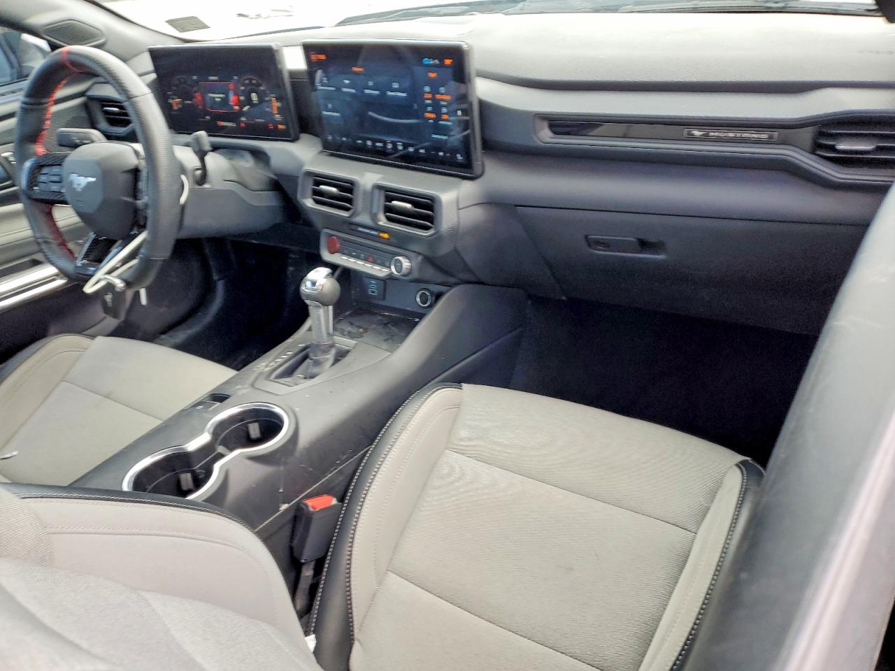 2024 FORD MUSTANG photo 15