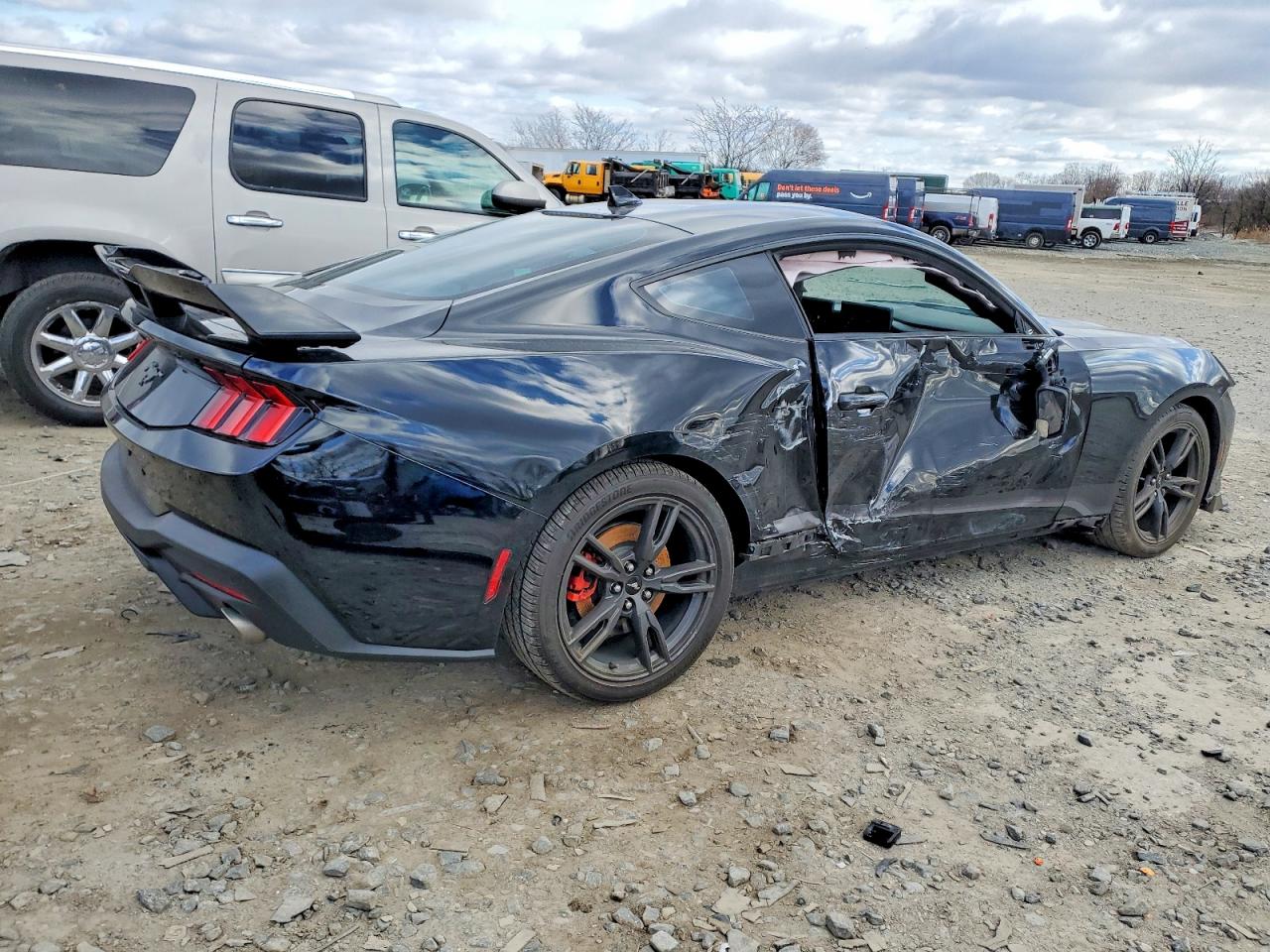 2024 FORD MUSTANG photo 5