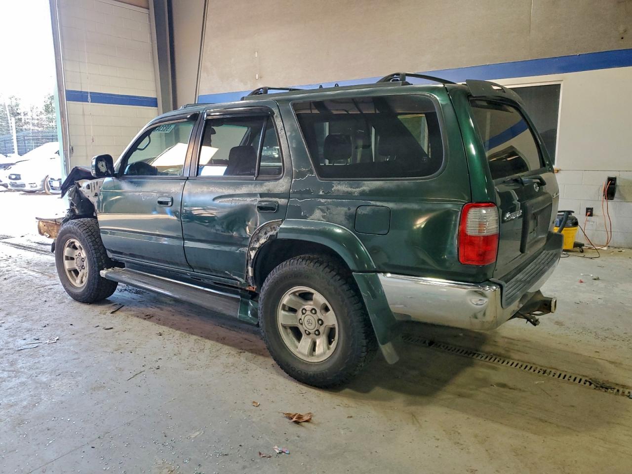 2000 TOYOTA 4RUNNER SR5 photo 2