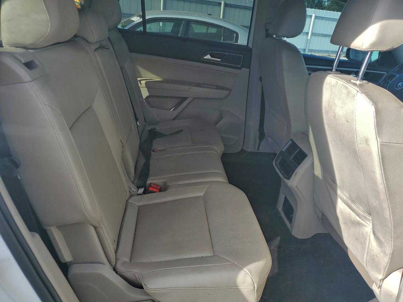 2018 VOLKSWAGEN ATLAS SE photo 11