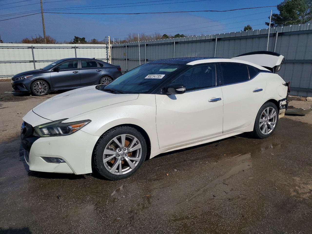 2017 NISSAN MAXIMA