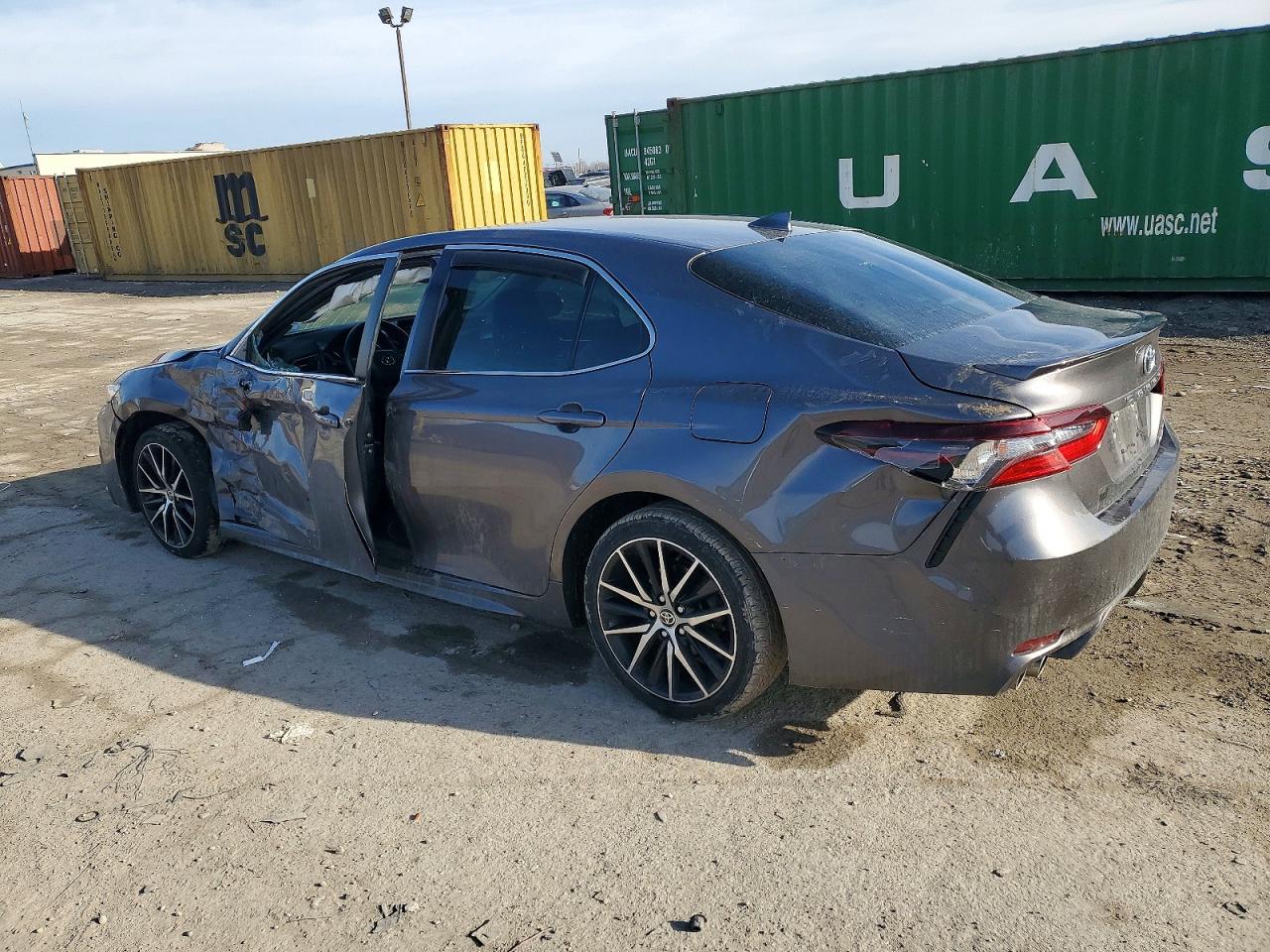 2022 TOYOTA CAMRY NIGHT SHADE photo 2