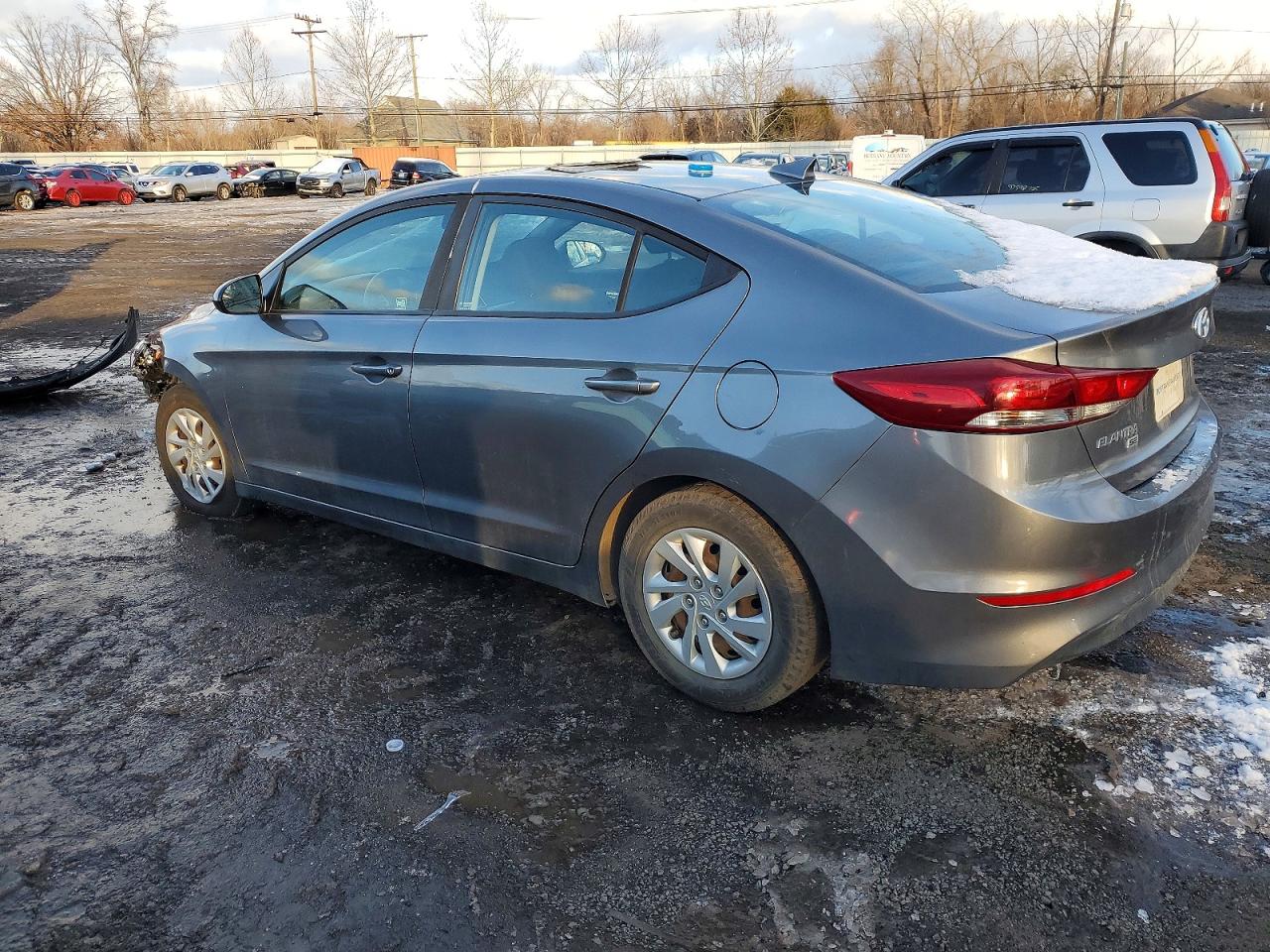 2018 HYUNDAI ELANTRA SE photo 2
