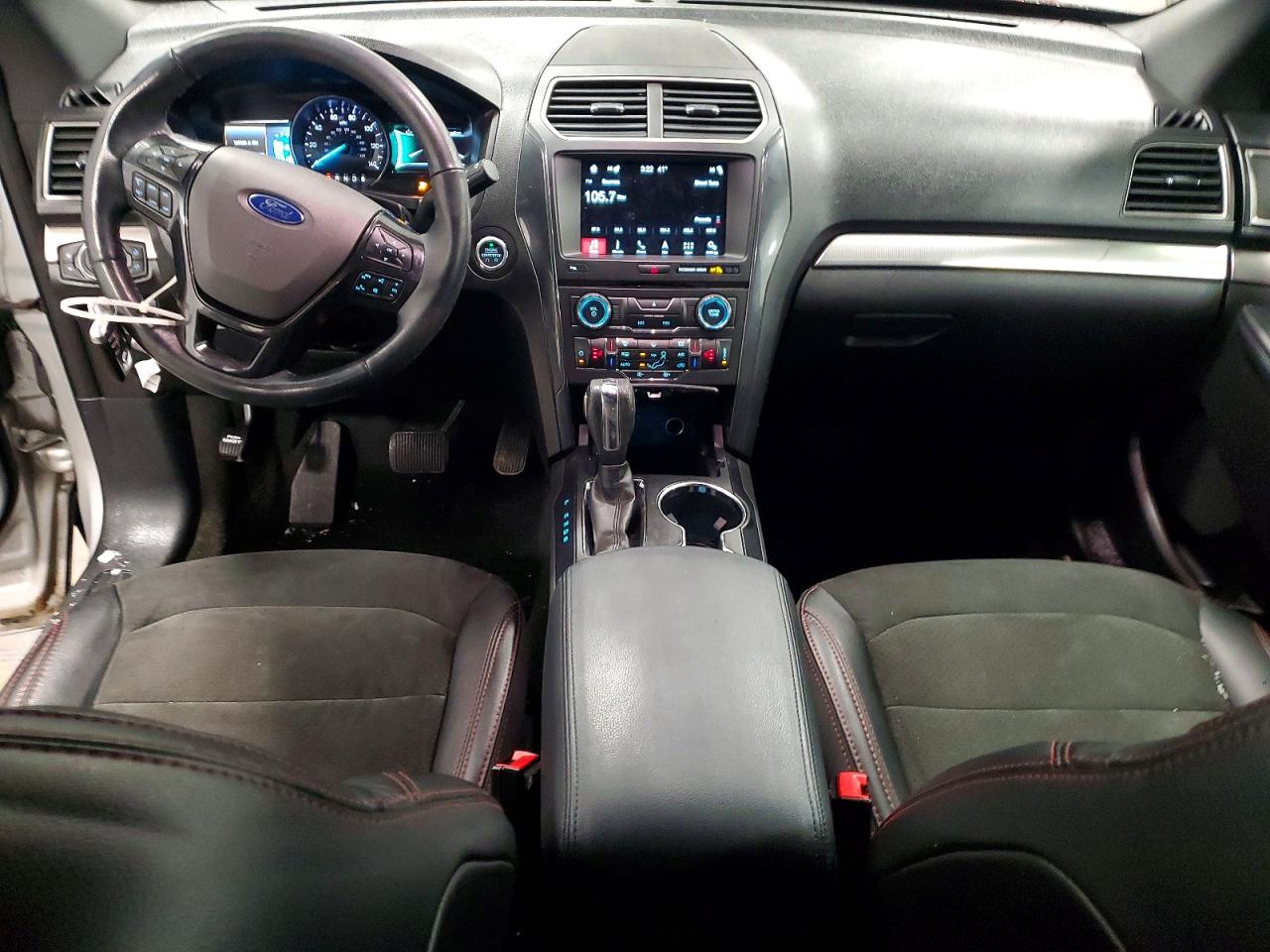 2018 FORD EXPLORER XLT photo 8